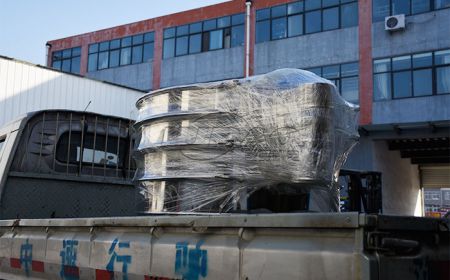 山東客戶訂購的兩層不銹鋼旋振篩完成發(fā)貨