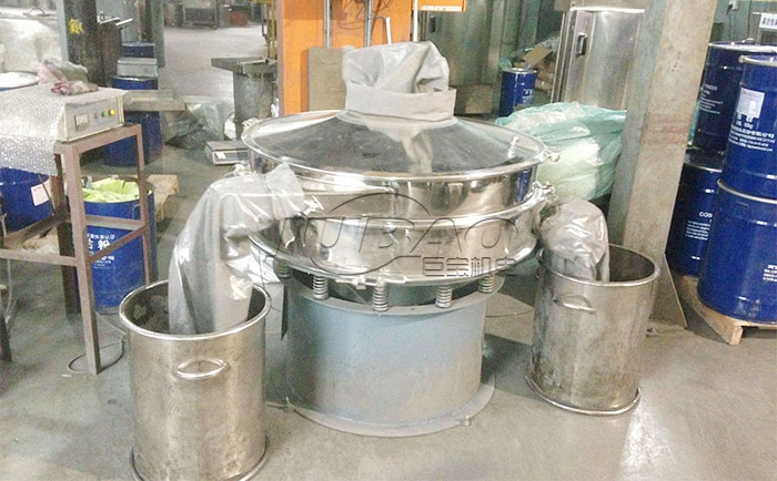 安徽錳酸鋰篩分處理生產(chǎn)線 旋振篩客戶現(xiàn)場