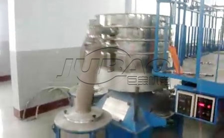 我公司圓形振動(dòng)搖擺篩客戶篩分現(xiàn)場(chǎng)