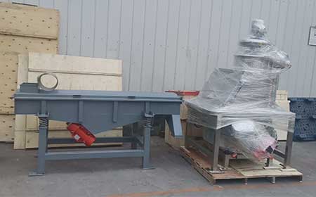 陜西西安呂總訂購的無塵投料站和直線篩準(zhǔn)備發(fā)貨