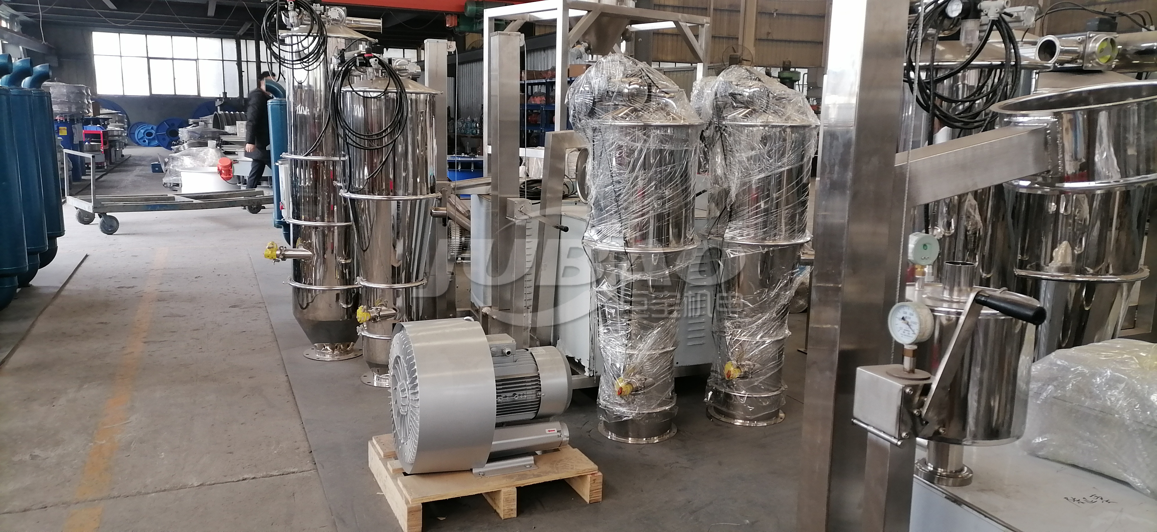 真空上料機(jī)輸送硬脂酸顆粒