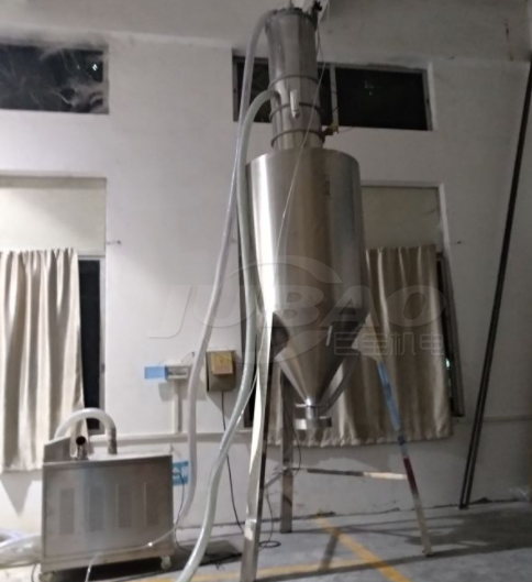 真空上料機的真空泵的噴粉現(xiàn)象出現(xiàn)的原因處理方法