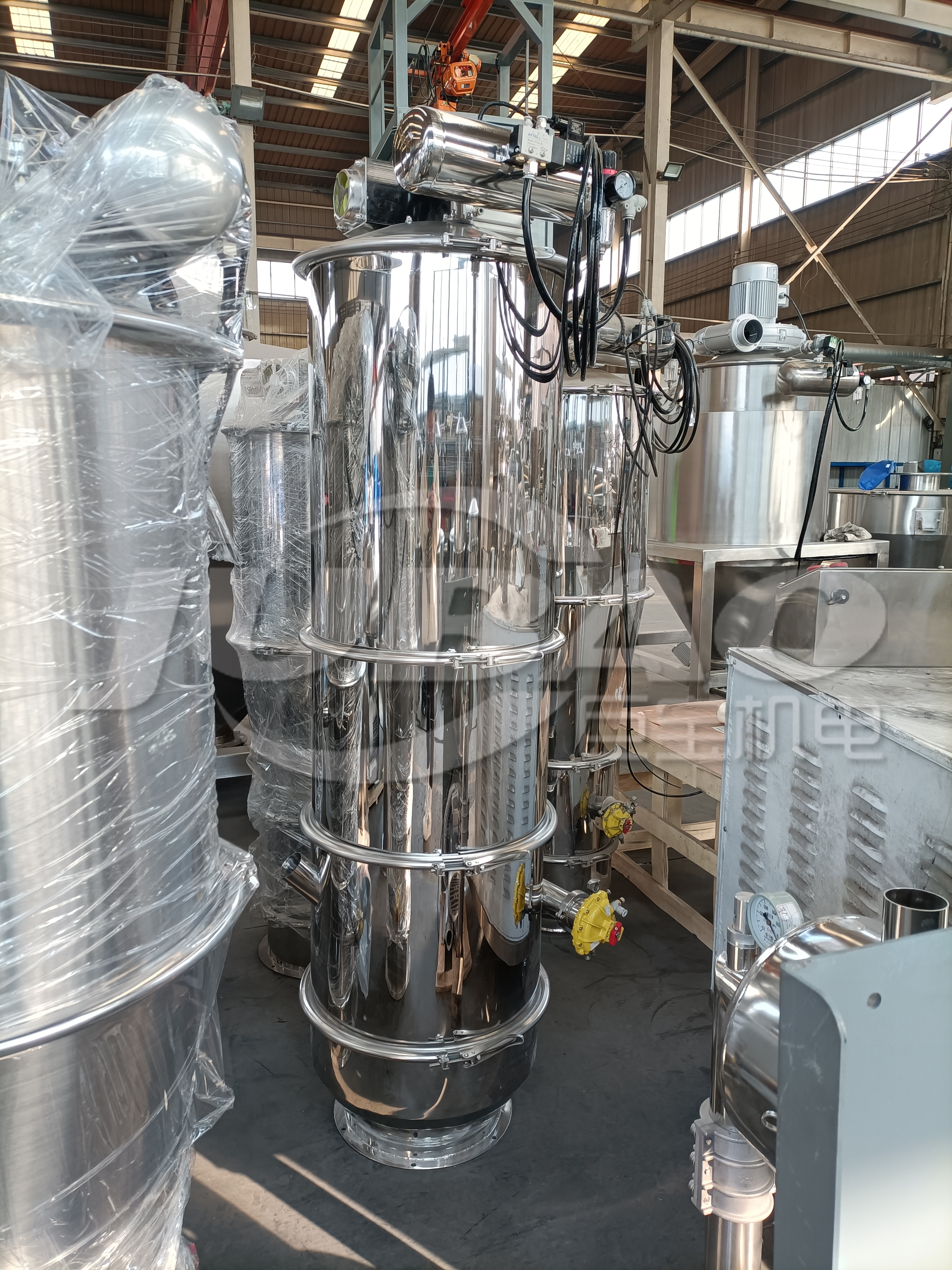 真空上料機(jī)比傳統(tǒng)上料機(jī)好在那里