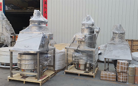 山東臨沂朱總訂購(gòu)的四臺(tái)小袋無(wú)塵投料機(jī)準(zhǔn)備發(fā)貨